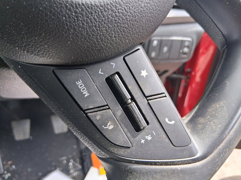 2026 HYUNDAI I20 MK3 MULTIFUNCTION LEATHER STEERING WHEEL