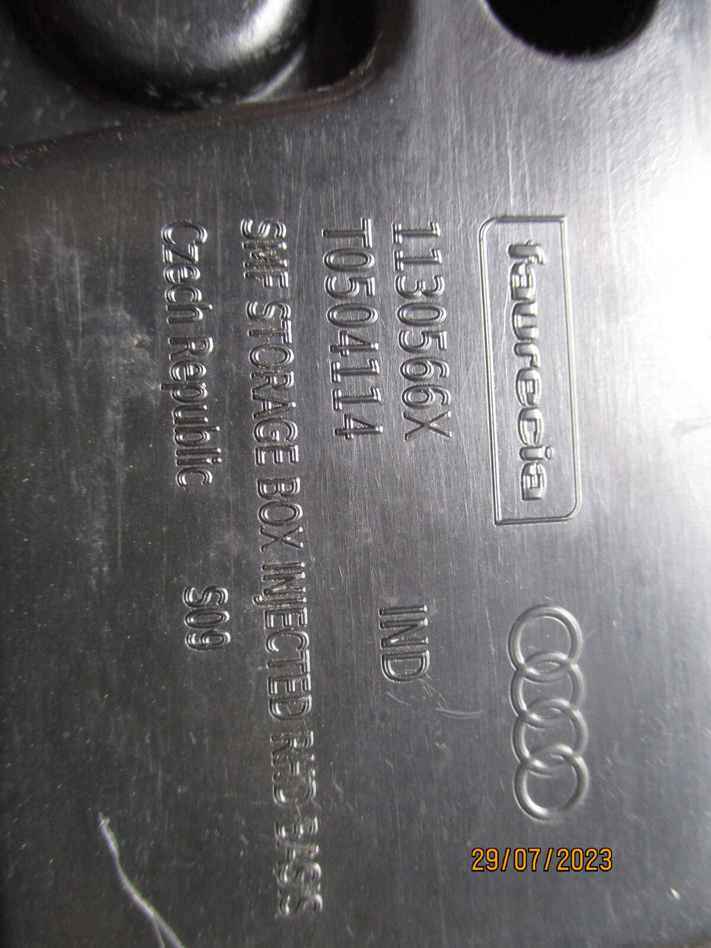 AUDI A3 2013 GLOVE BOX STORAGE COMPARTMENT 8V2857035