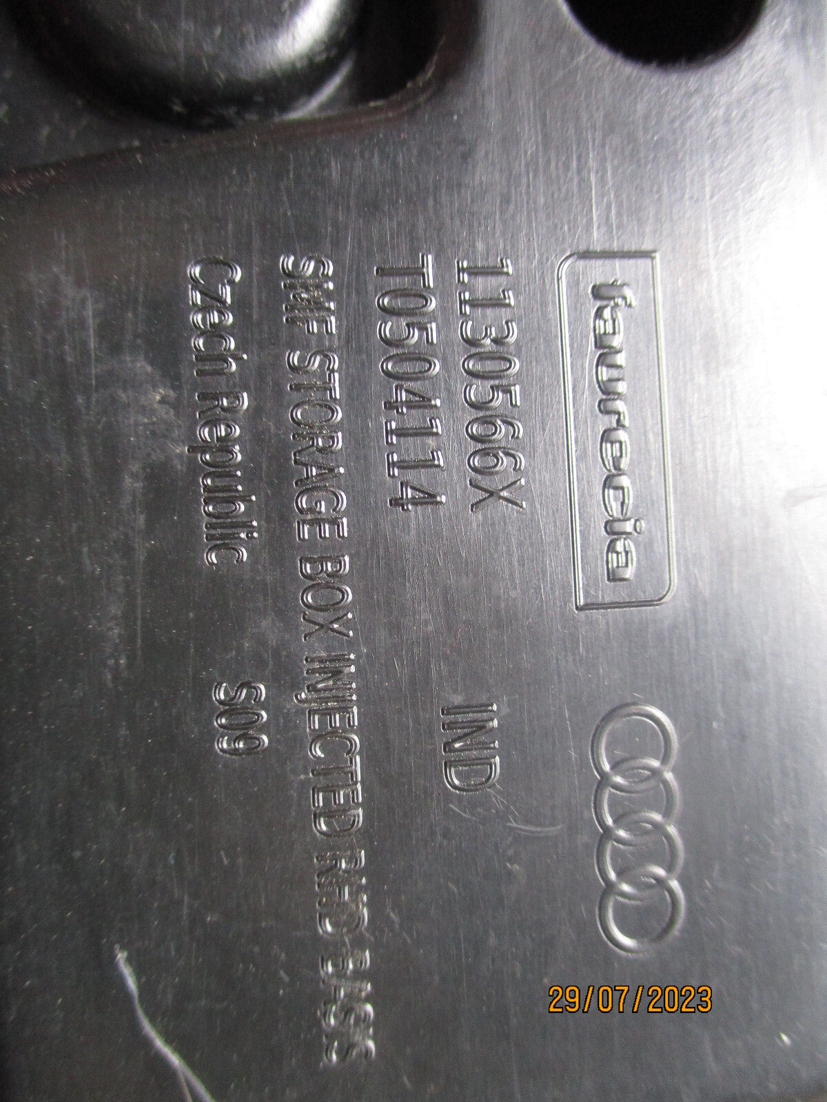 AUDI A3 2013 GLOVE BOX STORAGE COMPARTMENT 8V2857035