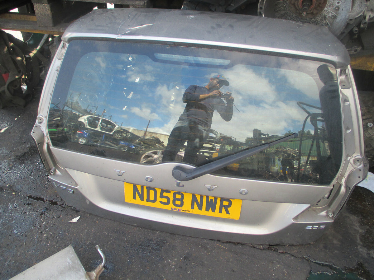 VOLVO V70 MK3 2008 REAR TAILGATE BOOTLID GOLD