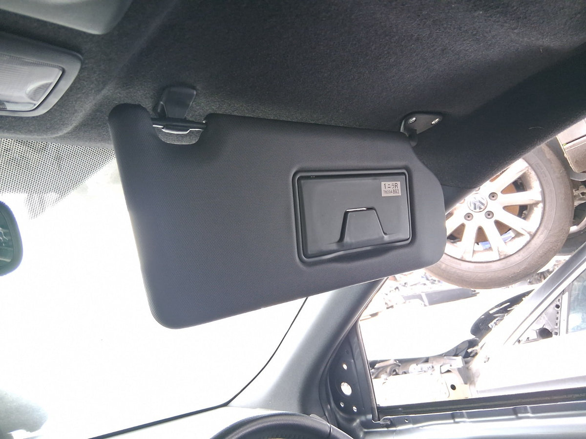 2020 MITSUBISHI ASX OSF OSF DRIVER SIDE FRONT RIGHT SUN VISOR SHADE