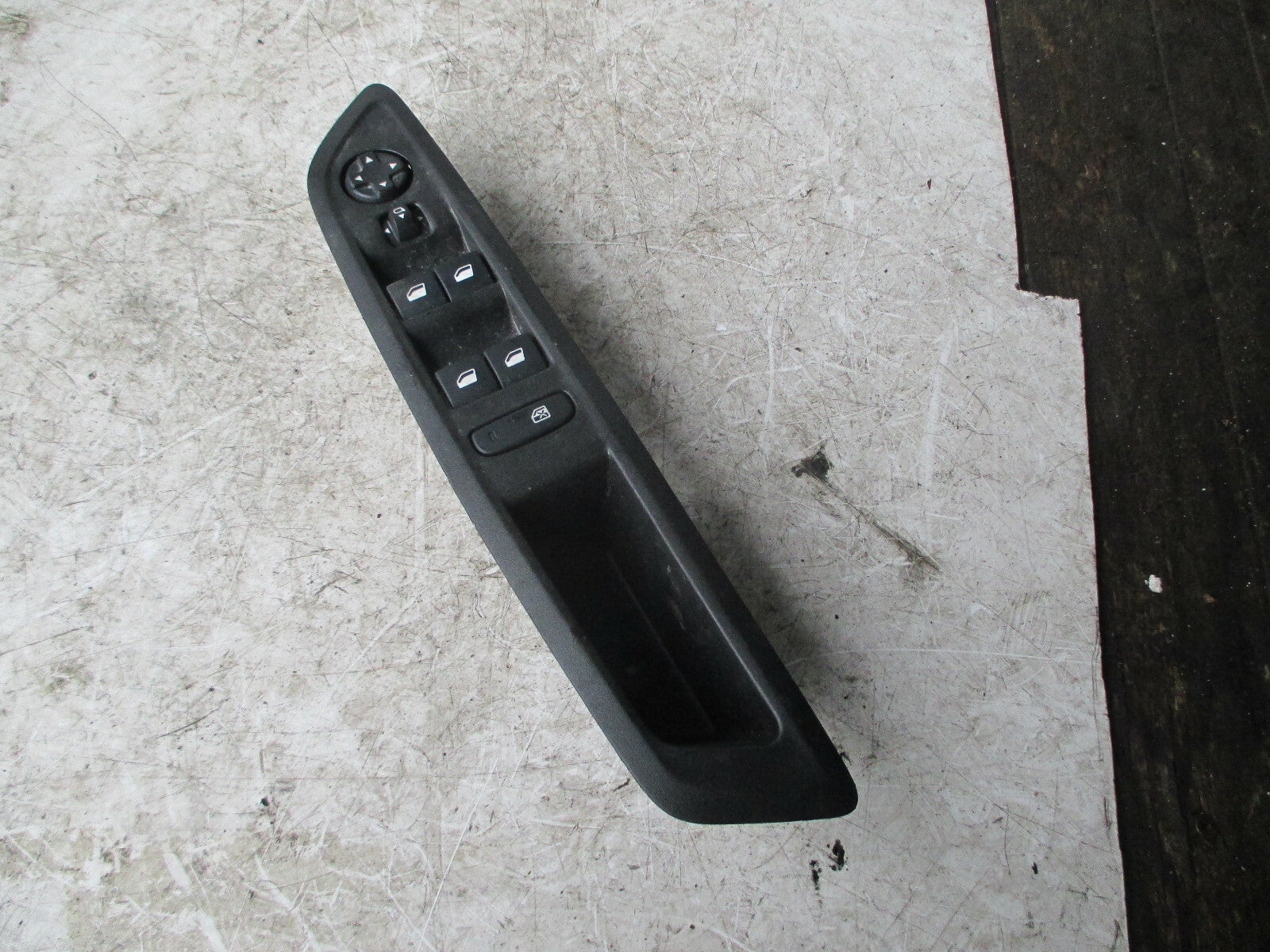 PEUGEOT 2021 OSF DRIVER SIDE FRONT WINDOW MIRROR CONTROL SWITCH 98349233ZD