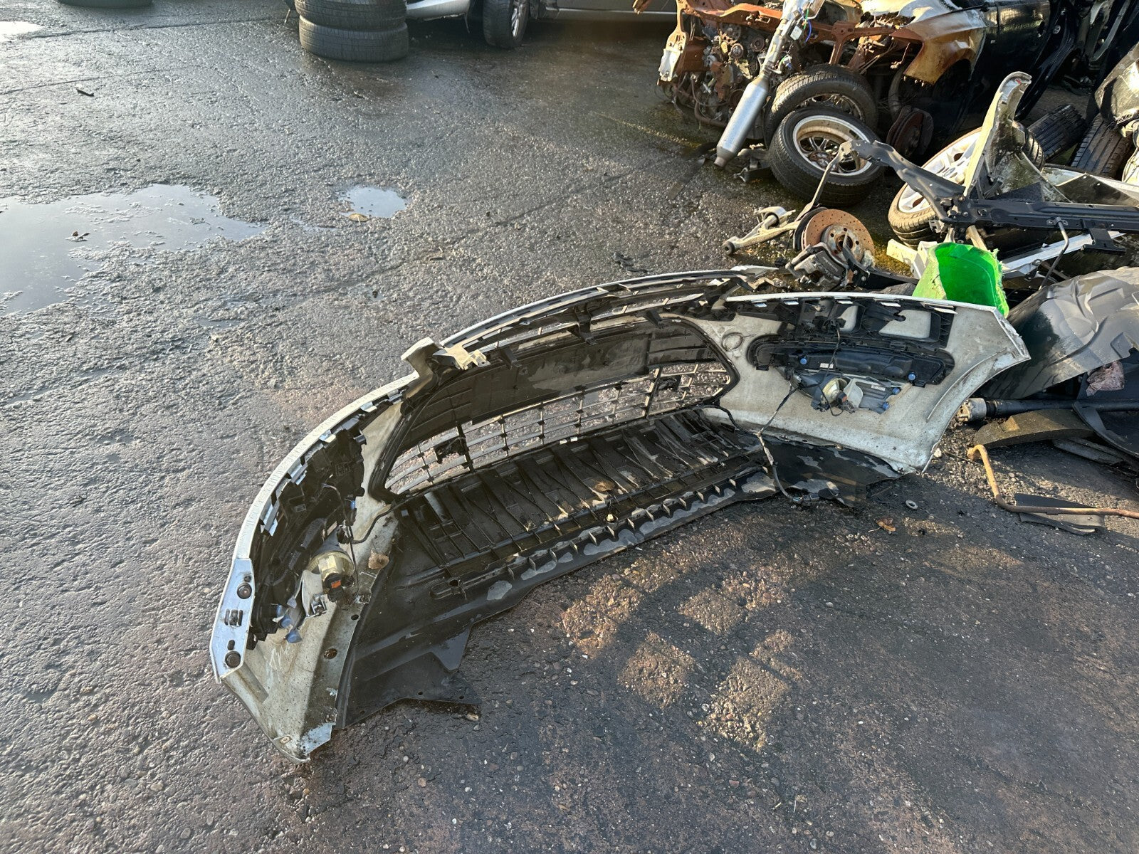 FORD MONDEO MK4 2013 FACELIFT FRONT BUMPER COMPLETE WITH DRL GRILLS H8 SILVER
