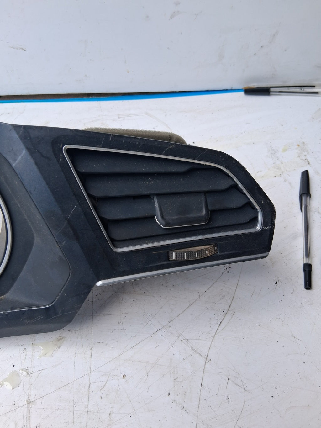 2016 VOLKSWAGEN TIGUAN FRONT DASHBOARD AIR VENT TRIM COVER PANEL 5NC819728