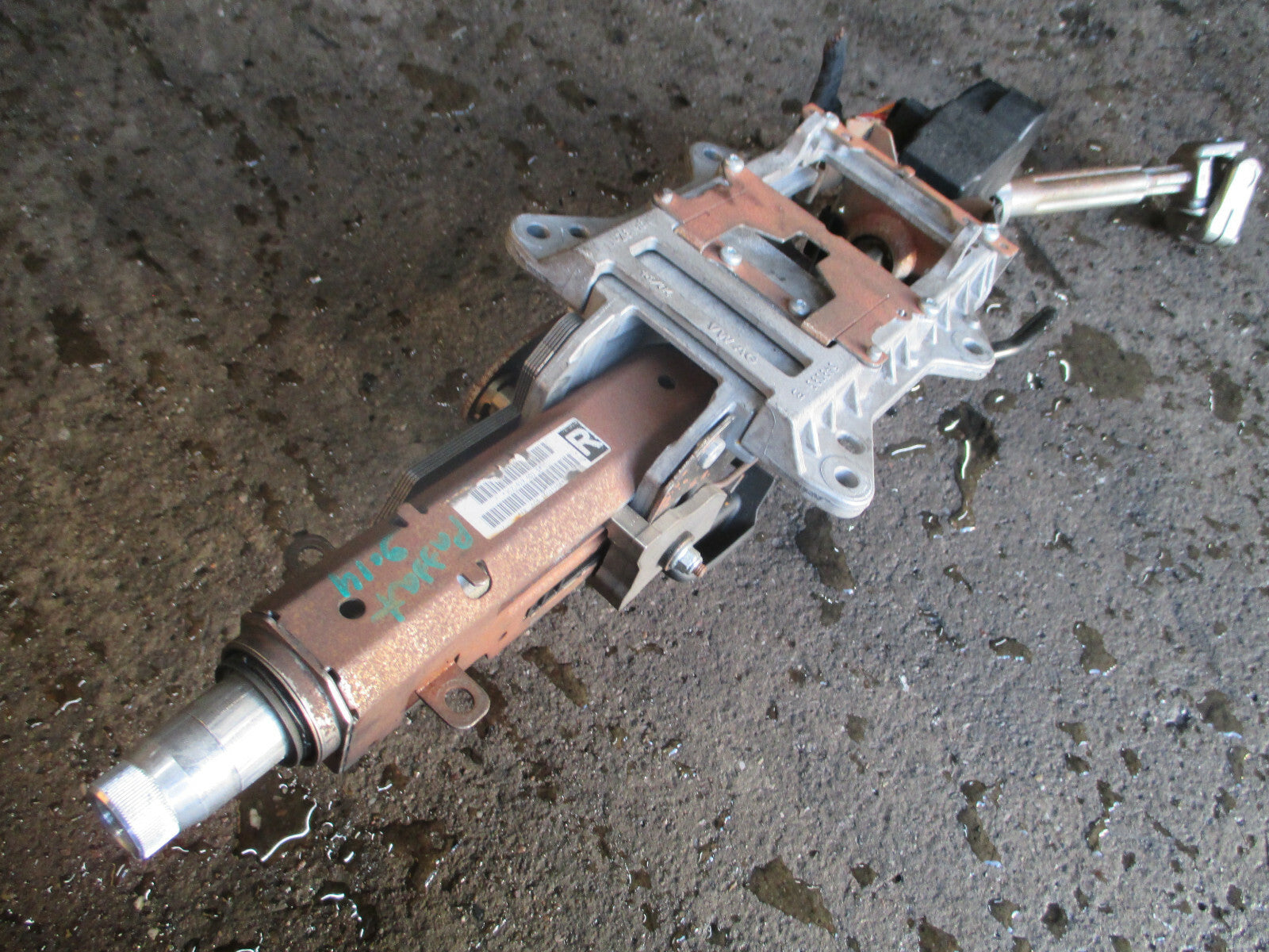 VW VOLKSWAGEN PASSAT 2014 B7 2.0 DIESEL STEERING COLUMN 3C2419501S