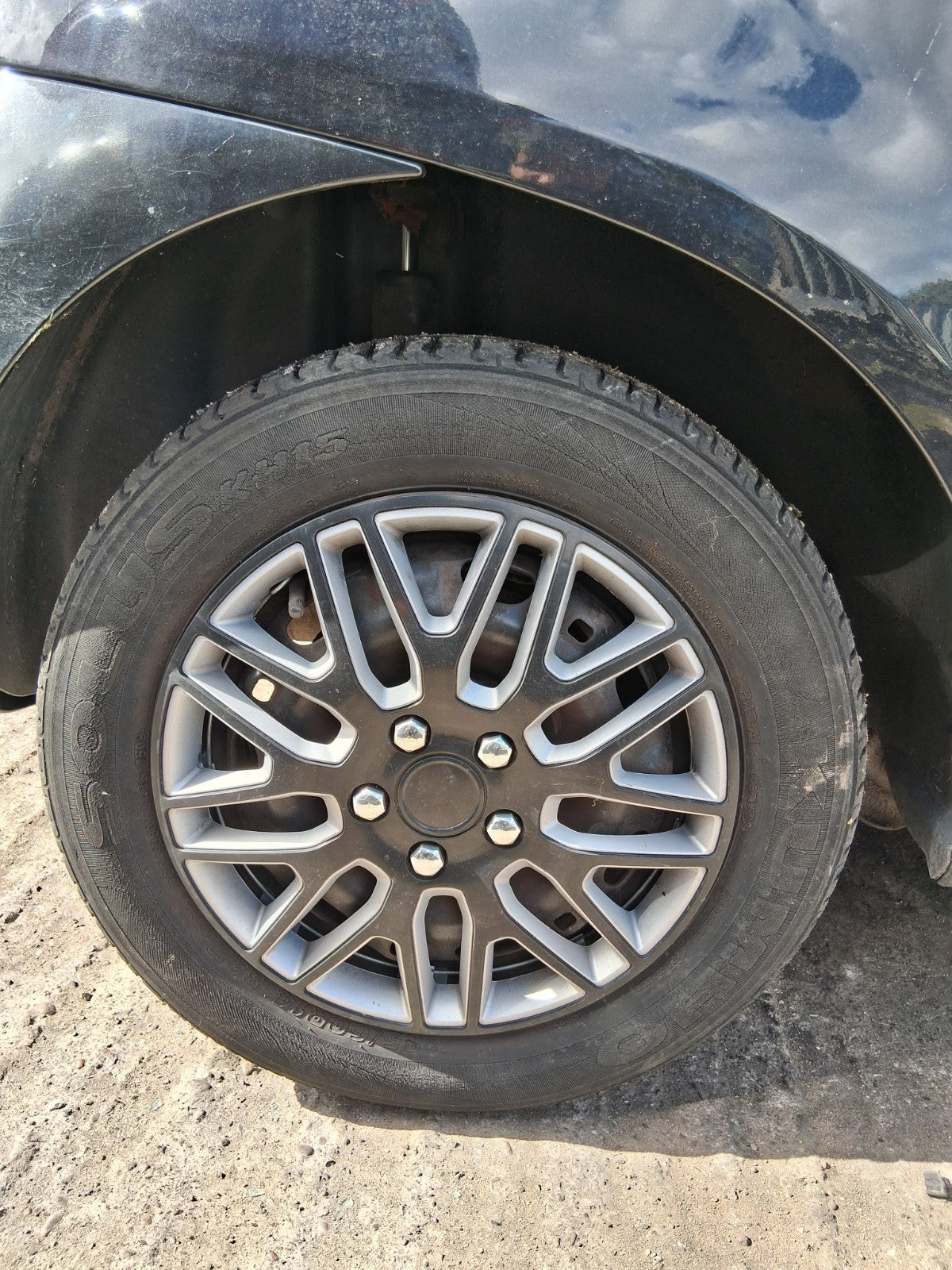 2011 VW VOLKSWAGEN FOX 3 DOOR 14 INCH ALLOY WHEEL WITH TYRE 185/60R14