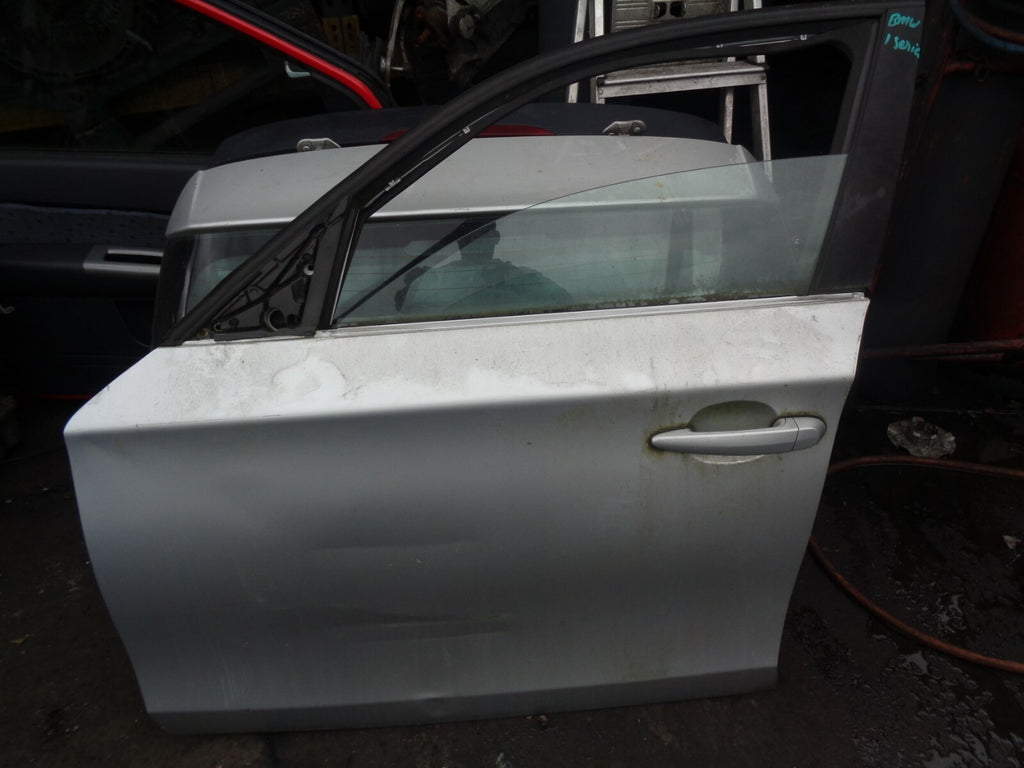BMW 1 SERIES E87 5 DOOR PASSENGER SIDE FRONT COMPLETE DOOR SILVER