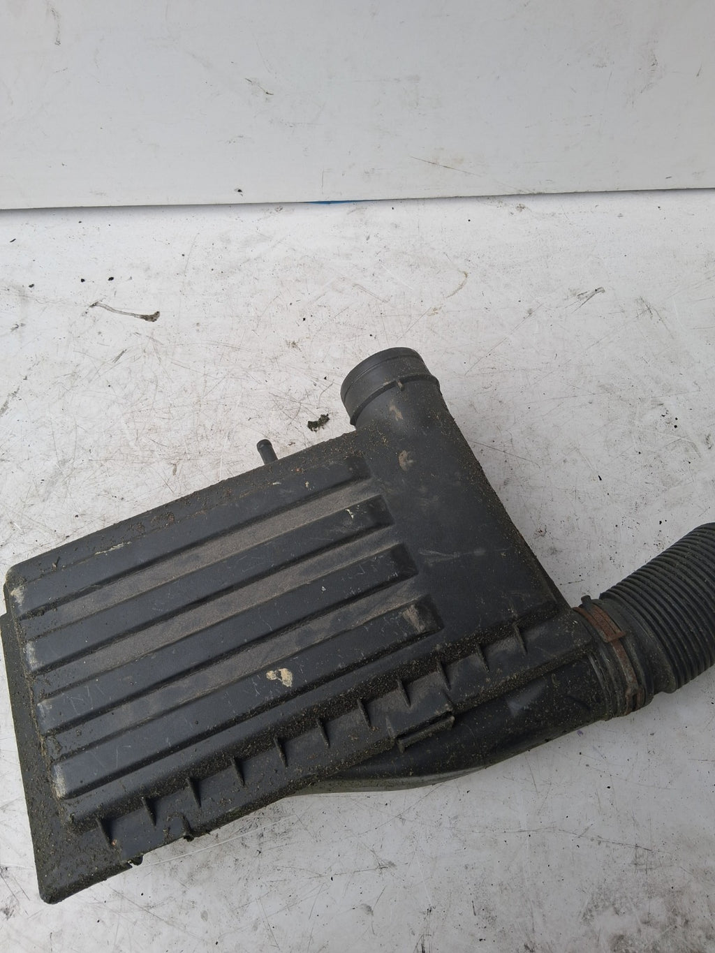 VW VOLKSWAGEN GOLF PETROL AIR FILTER BOX 04E129611G