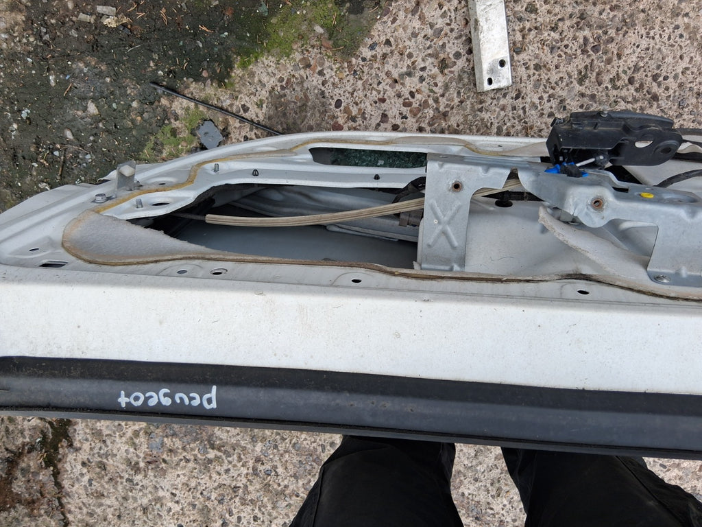 2015 PEUGEOT BIPPER OSF DRIVER SIDE FRONT RIGHT DOOR BARE WHITE WITH WING MIRROR