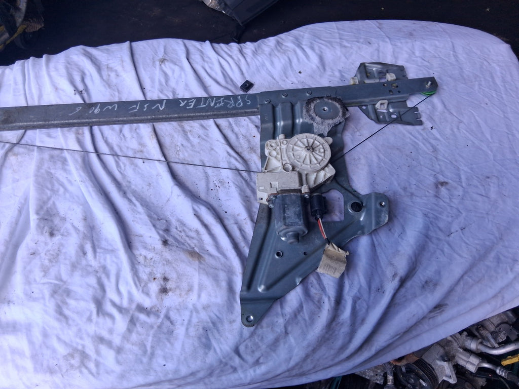 2012 MERCEDES SPRINTER W906 PASSENGER SIDE WINDOW MOTOR & REGULATOR