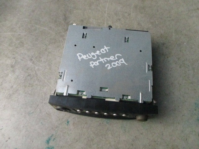 2009 PEUGEOT PARTNER MK2 CD RADIO CONTROL HEAD UNIT 7647179394