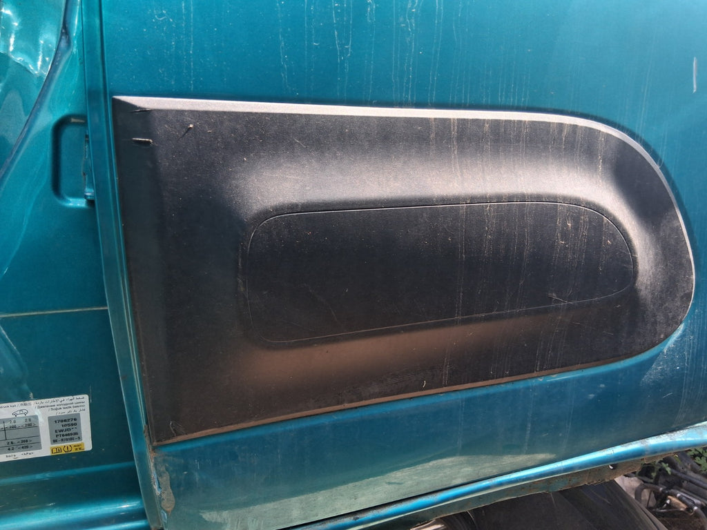 2023 CITREOEN C3 MK3 NSR PASSENBGER SIDE REAR DOOR LOWER MOULDING TRIM