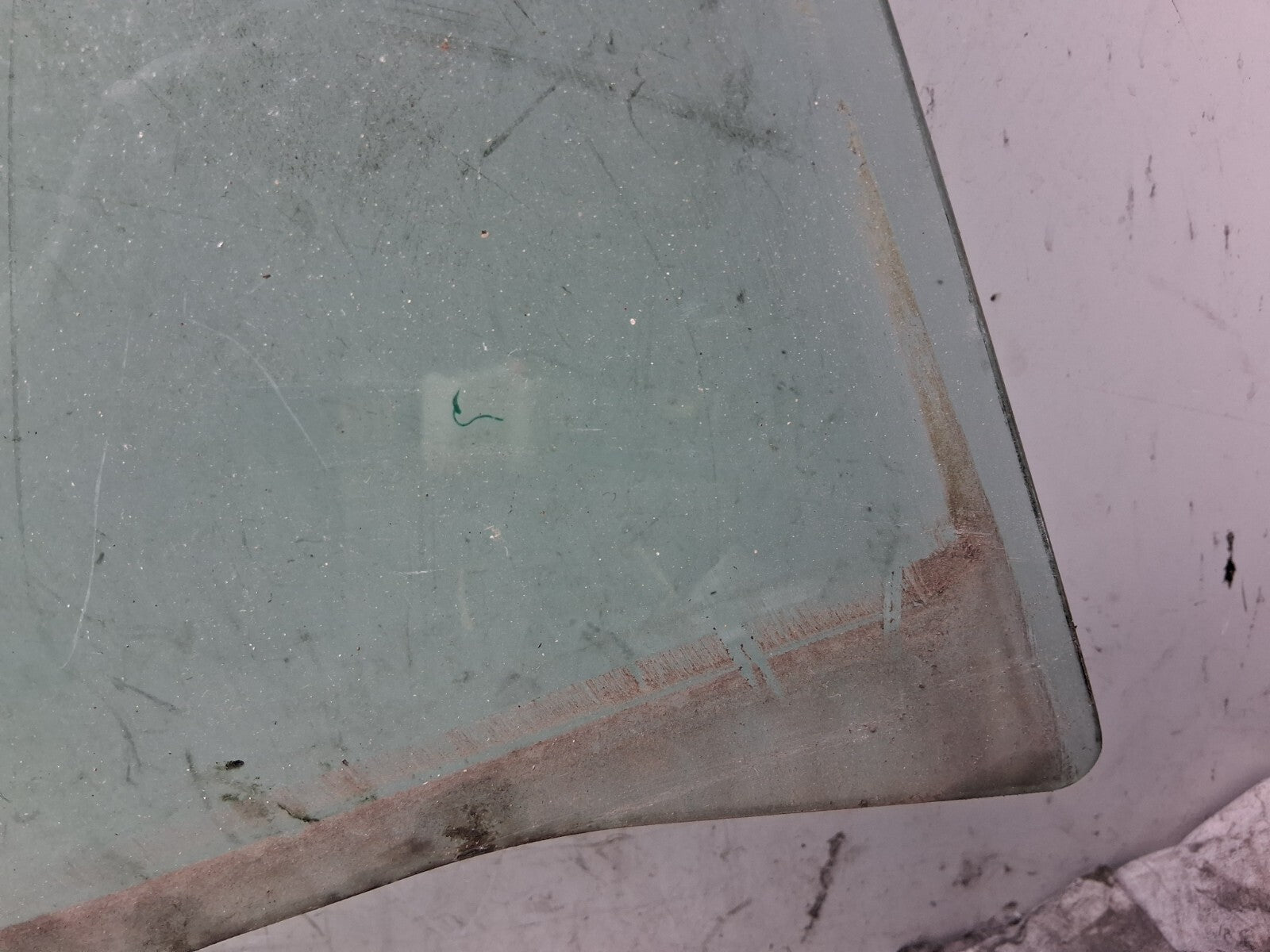 2006 NISSAN PATHFINDER OSF DRIVER SIE FRONT RIGHT WINDOW GLASS 43R000016