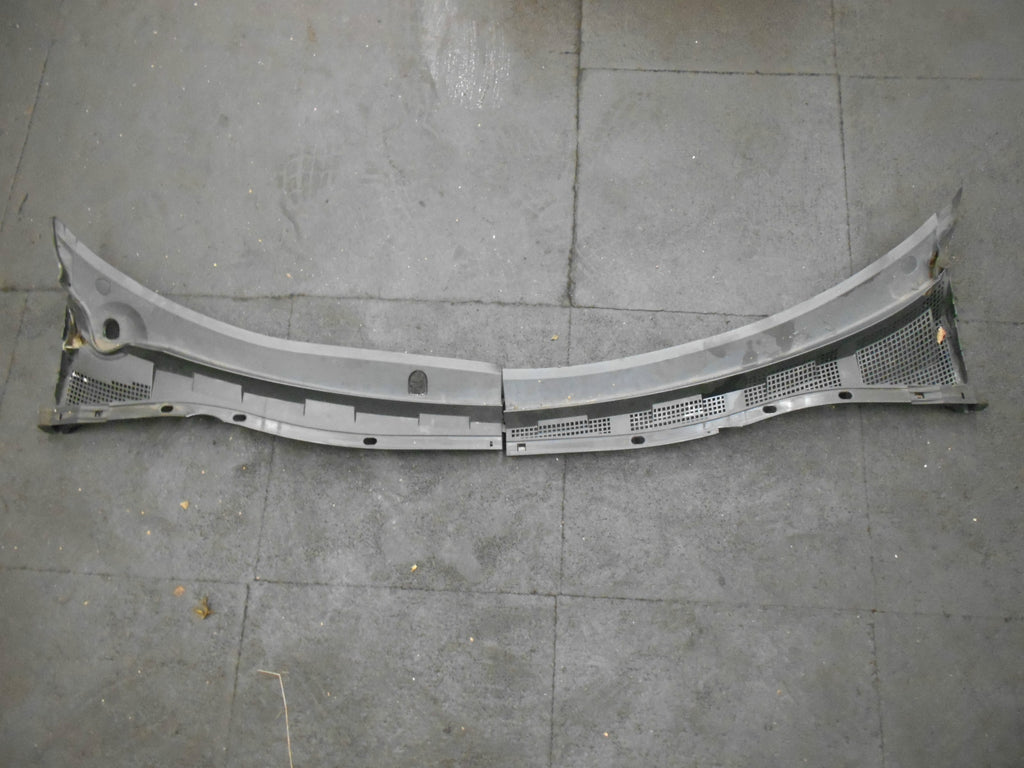 MAZDA 3 BK 2005 SCUTTLE PANEL WINDSCREEN WIPER SURROUND TRIM B32H507R1