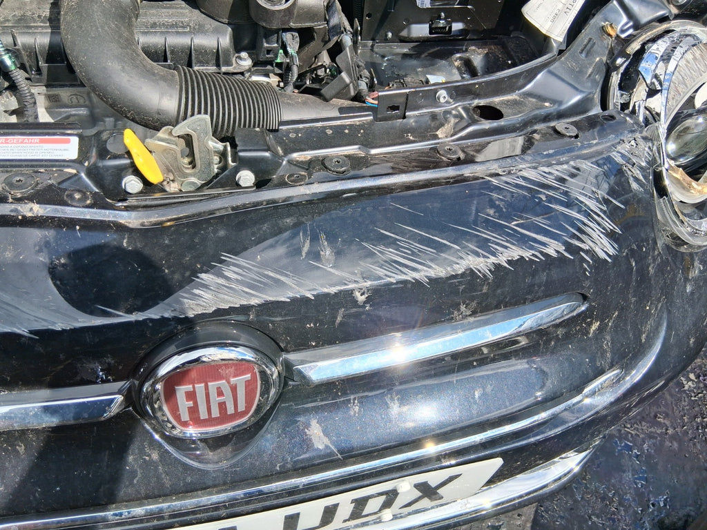 2025 FIAT 500 MHEV FRONT COMPLETE BUMPER WITH GRILLS & FOG LIGHTS (DAMAGED)