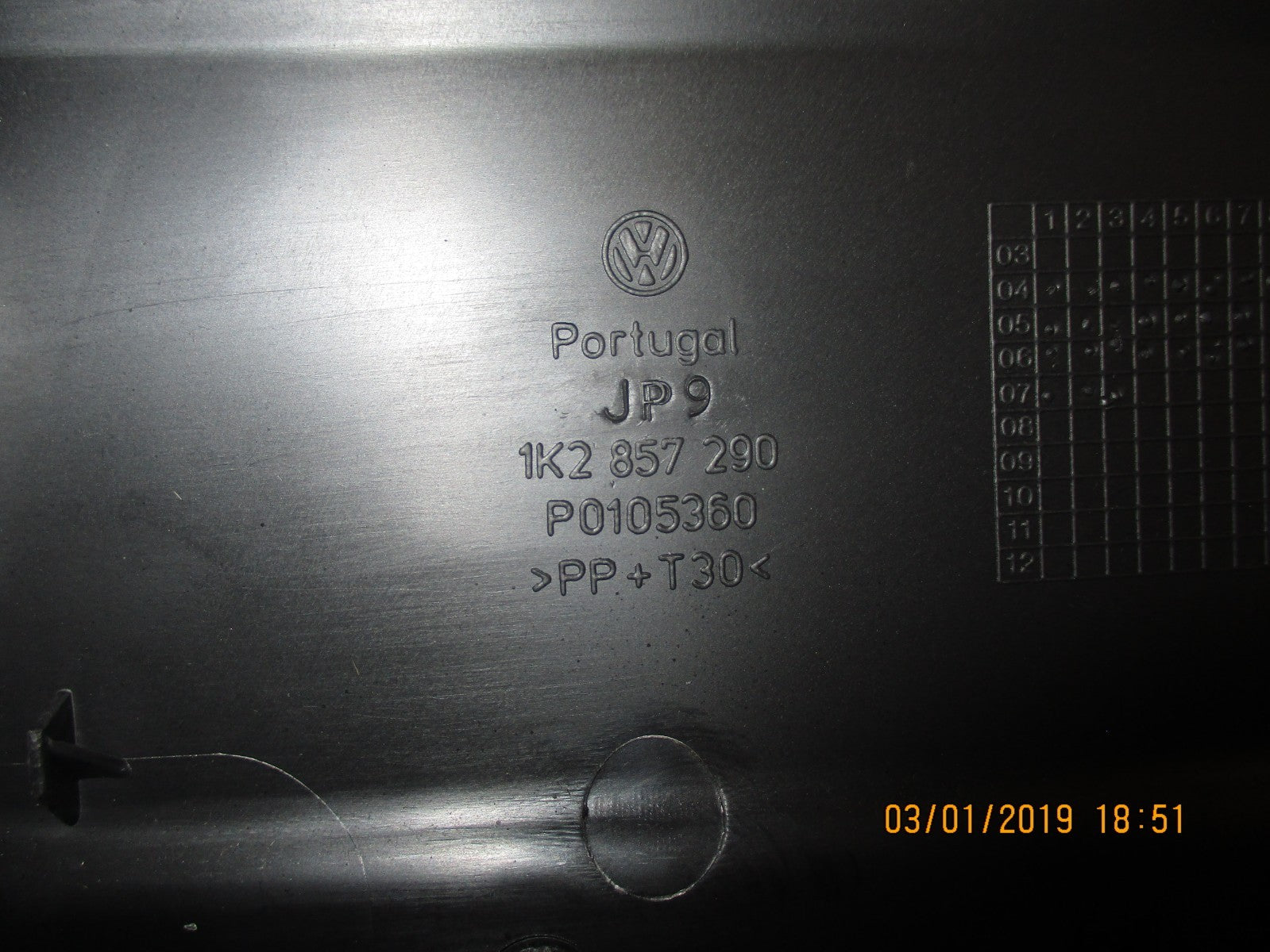 VW VOLKSWAGEN GOLF 1K MK5 GLOVE BOX STORAGE COMPARTMENT 1K2857290