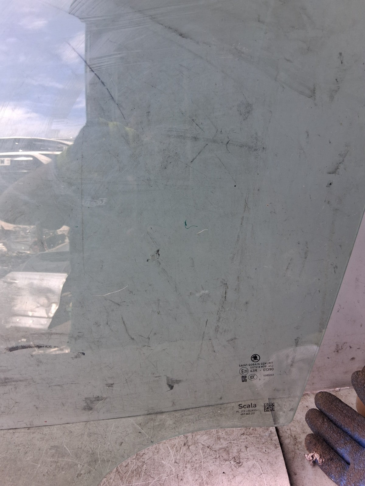 2021 SKODA SCALA NSF PASSENGER SIDE FRONT LEFT WINDOW GLASS