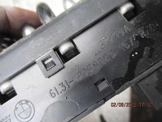 BMW MINI ONE 2006 R50 CENTRE CONSOLE WINDOW SWITCH 6958029