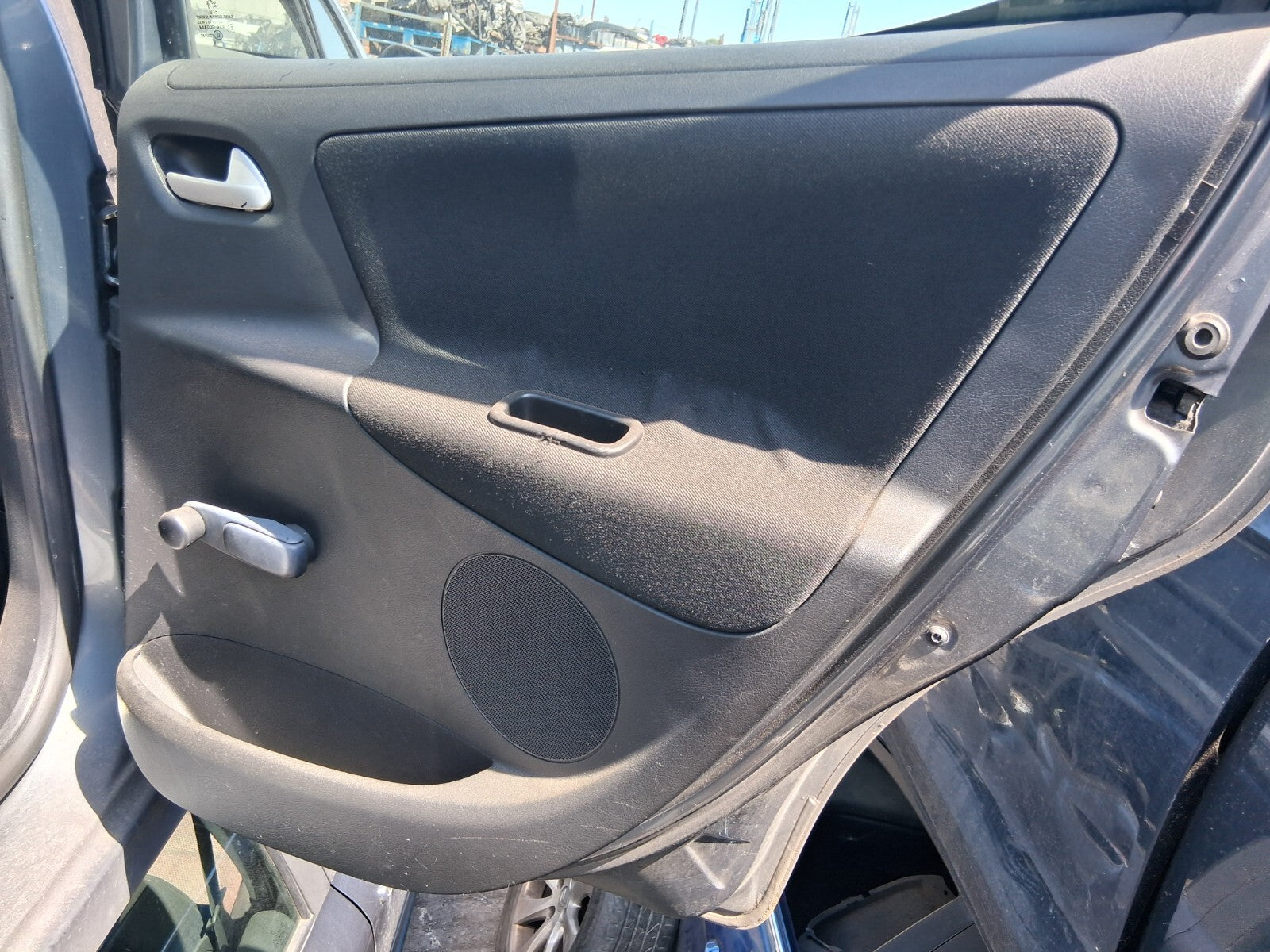 2009 PEUGEOT 207 OSR DRIVER SIDE REAR COMPLETE DOOR GRIS THORIUM METALLIC KTHC