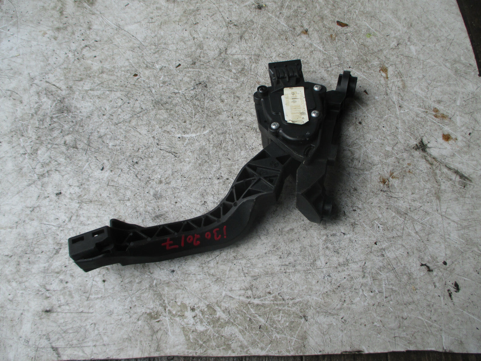 HYUNDAI I30 2014 MK2 ELECTRONIC ACCELERATOR THROTTLE GAS PEDAL 32700A5900