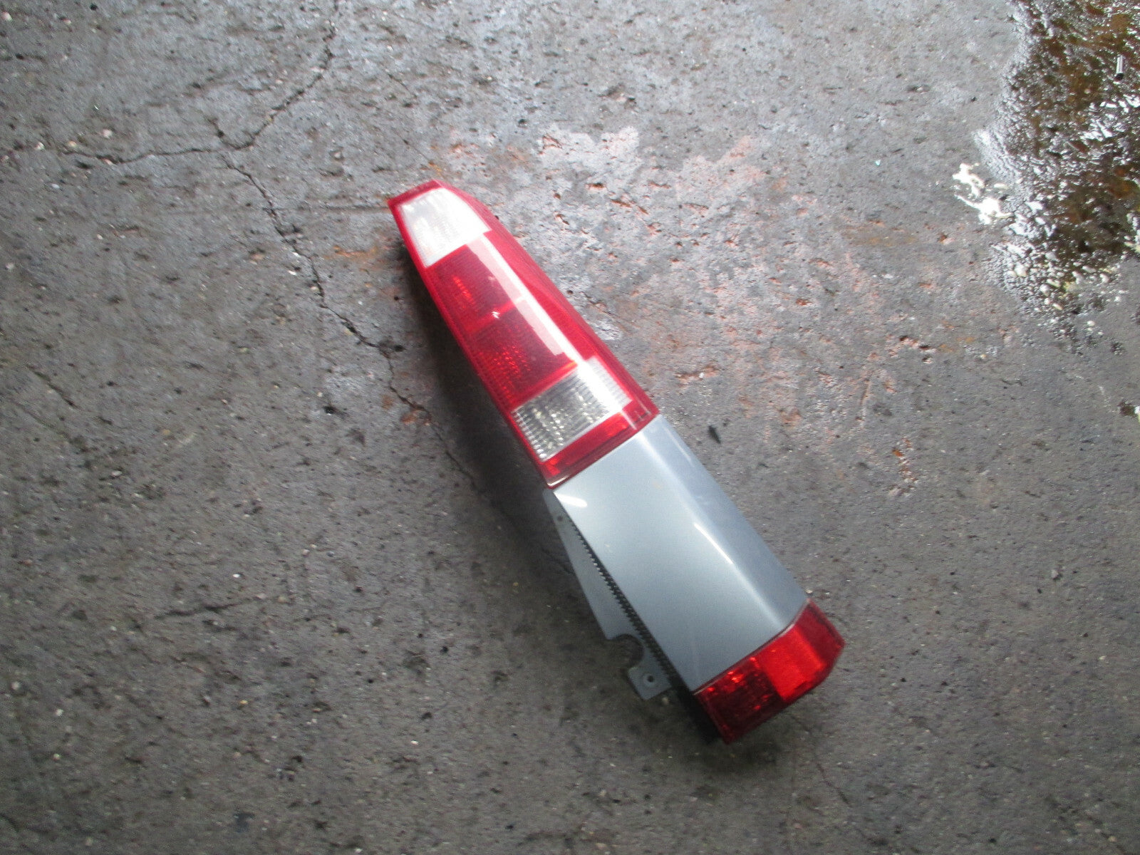 VAUXHALL MERIVA A MK1 2005 OSR DRIVER SIDE REAR TAIL LIGHT