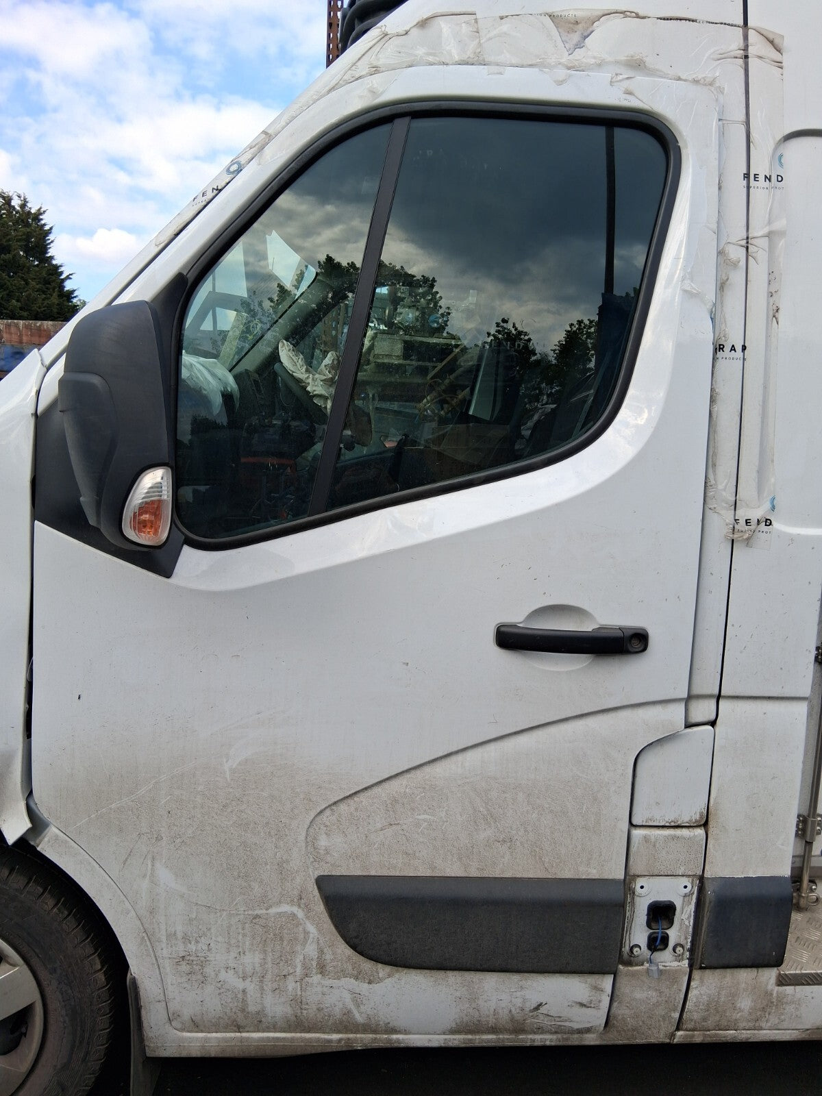 2024 NISSAN INTERSTAR MK2 NSF PASSENGER SIDE FRONT BARE DOOR WHITE