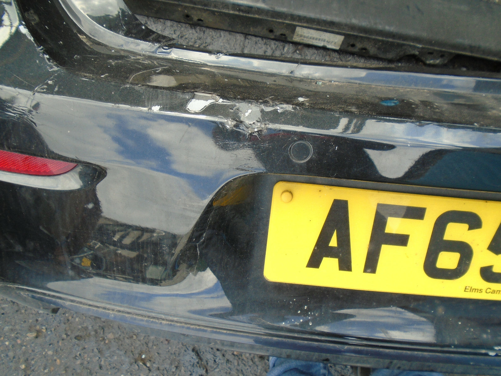 BMW 1 SERES F20 2015 LCI FACELIFT REAR BUMPER BLACK DAMAGED