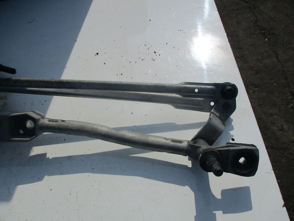 FORD FIESTA MK7 2017 1.6 WINDSCREEN WIPER MOTOR AND LINKAGE 8A61 17500 BG
