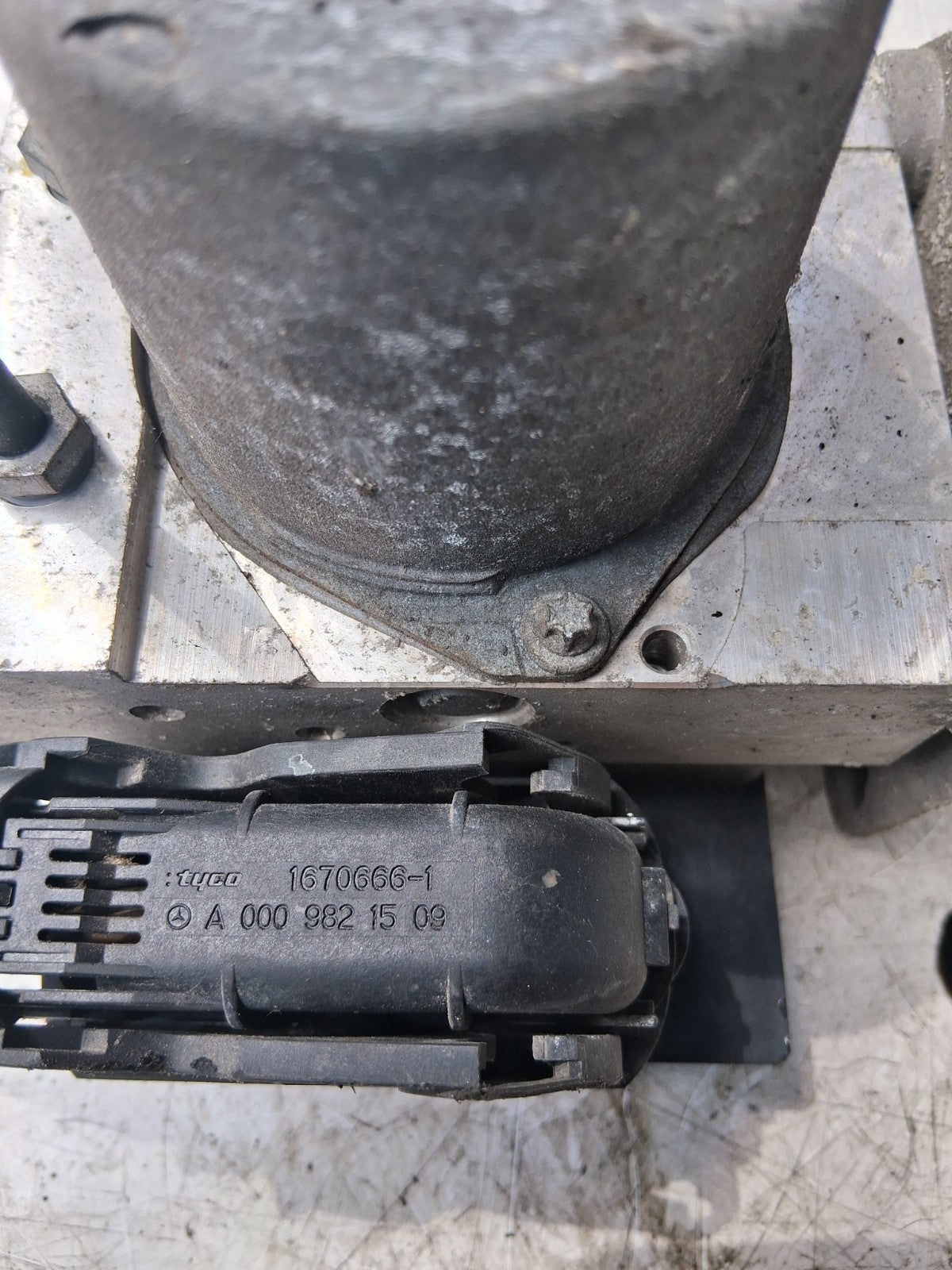 2010 MERCEDES BENZ SPRINTER ABS PUMP AND MODULATOR A0074314612