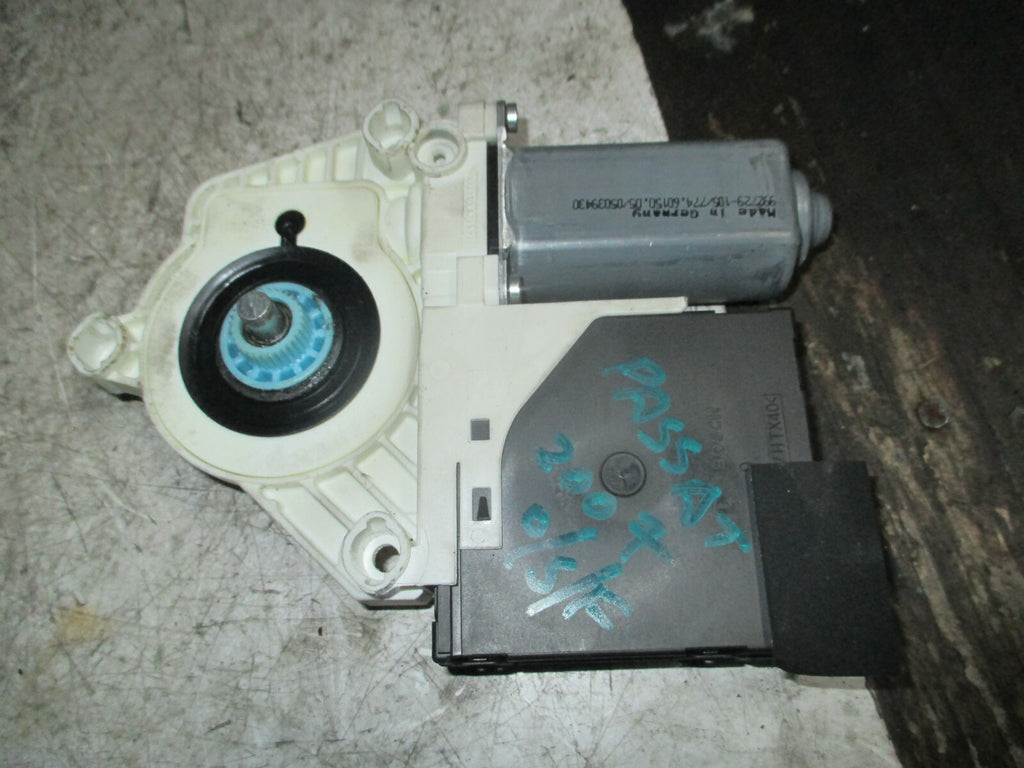 VW VOLKSWAGEN PASSAT 2007 OSF DRIVER SIDE FRONT WINDOW MOTOR 1K0959793N