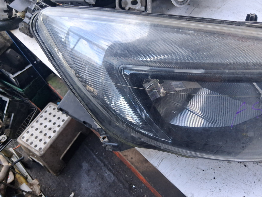 2013 VAUXHALL ASTRA J ESTATE OSF DRIVER SIDE FRONT RIGHT HEADLIGHT 13371598