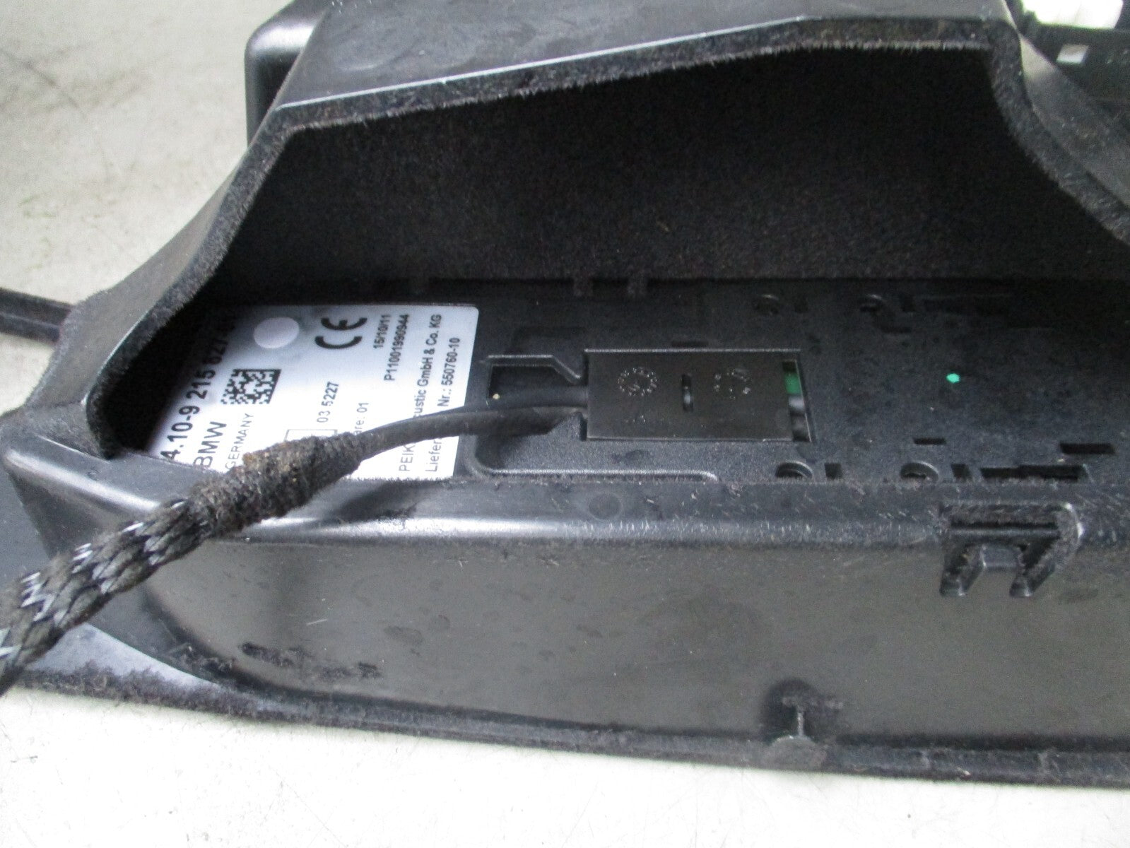 2011 BMW 5 SERIES MIDDLE CENTRE ARM REST ARMREST 51169206731-01 (ref s)