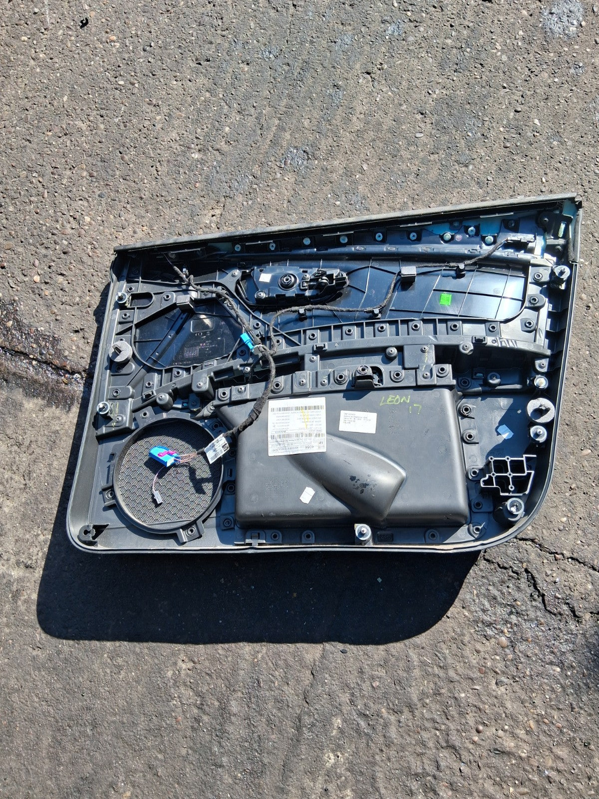 SEAT LEON MK3 NSF NEAR LEFT FRONT PASSENGER DOOR CARD 5f4867211c