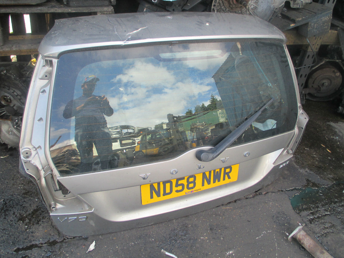 VOLVO V70 MK3 2008 REAR TAILGATE BOOTLID GOLD