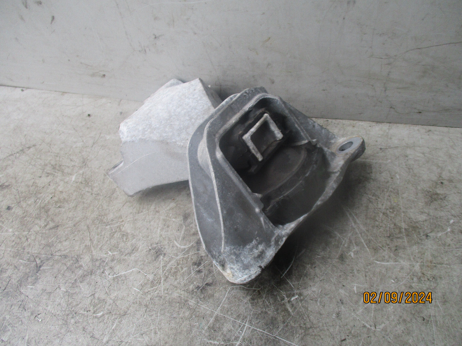 NISSAN MICRA K14 2017 DRIVERS SIDE ENGINE BRACKET MOUNT OS