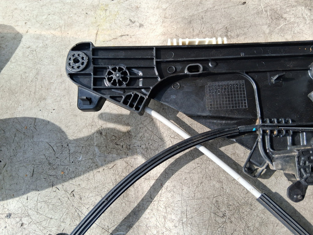 2019 PEUGEOT 5008 MK2 NSF PASSENGER SIDE FRONT WINDOW MOTOR REGULATOR 9830389380