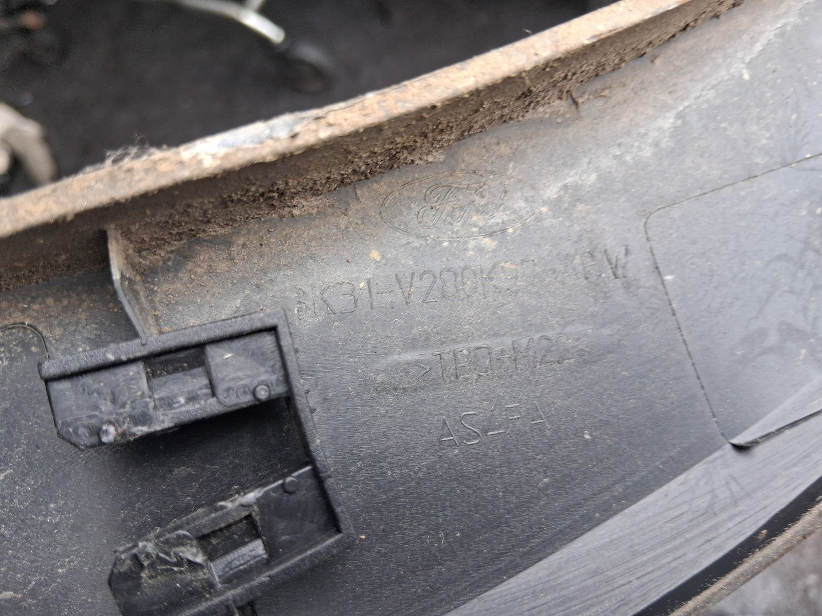 2023 FORD TRANSIT 350 MK8 NSR PASSENGER SIDE REAR WHEEL ARCH TRIM BK31V280K97