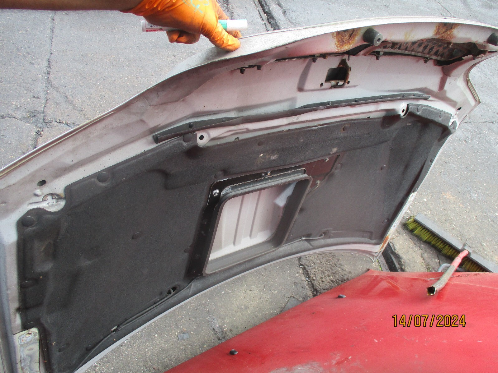 KIA SEDONA 2006 MK1 FRONT COMPLETE BONNET HOOD SILVER