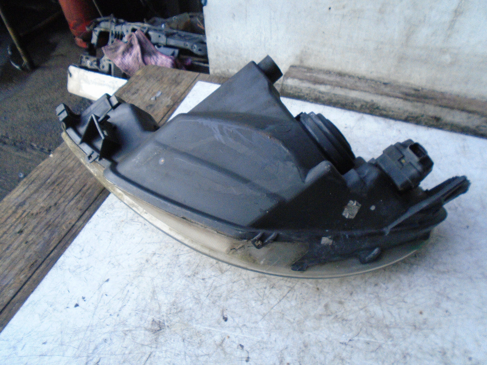PEUGEOT 206 2002 OSF DRIVER SIDE FRONT HEADLIGHT HEADLAMP 9632689480