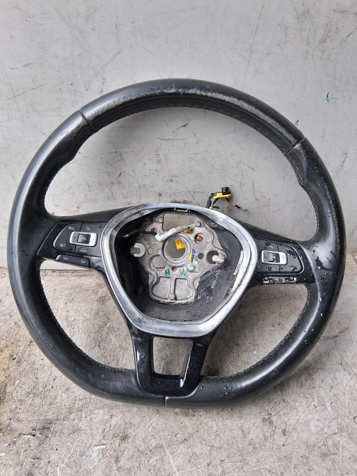 2016 VOLKSWAGEN GOLF MK7 MULTIFUNCTIONAL STEERING WHEEL 622995100A
