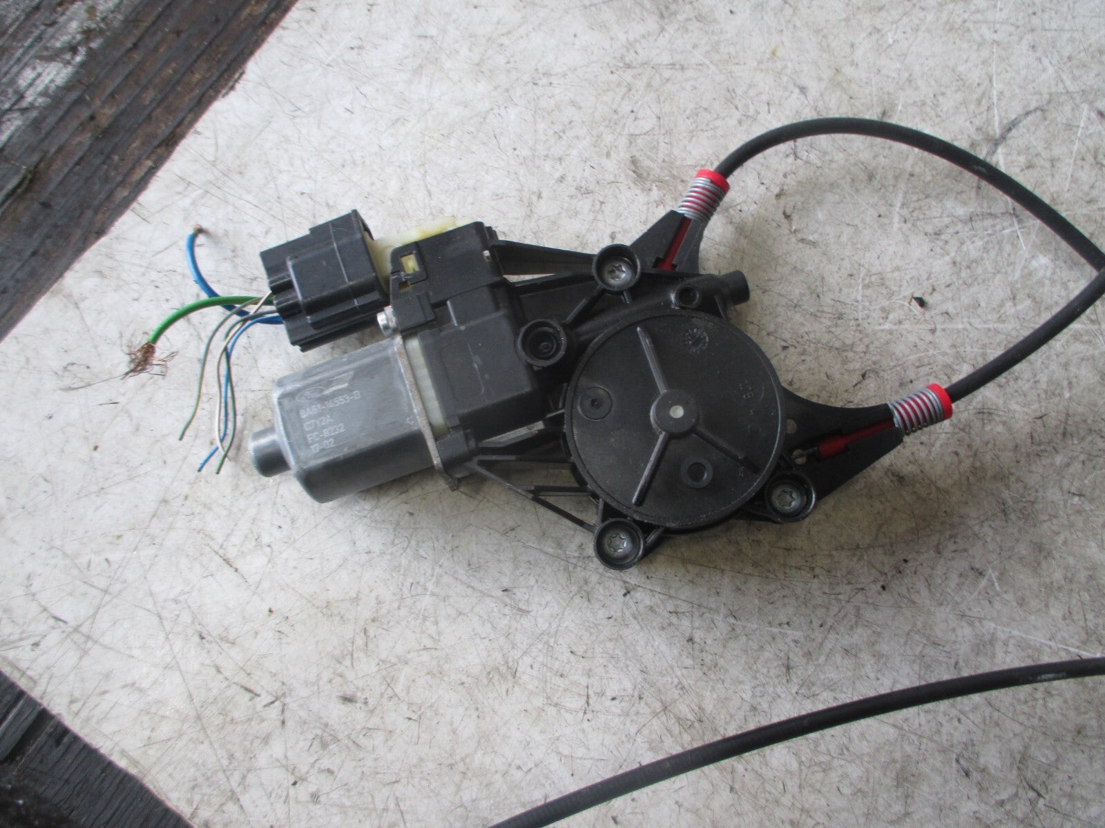 FORD FIESTA MK7 5 DOOR OSF DRIVER SIDE FRONT MOTOR REGULATOR 8A6114553B