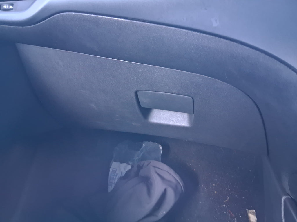 2018 VAUXHALL CORSA E CORSA VAN FRONT DASHBOARD GLOVE BOX STORAGE COMPARTMENT