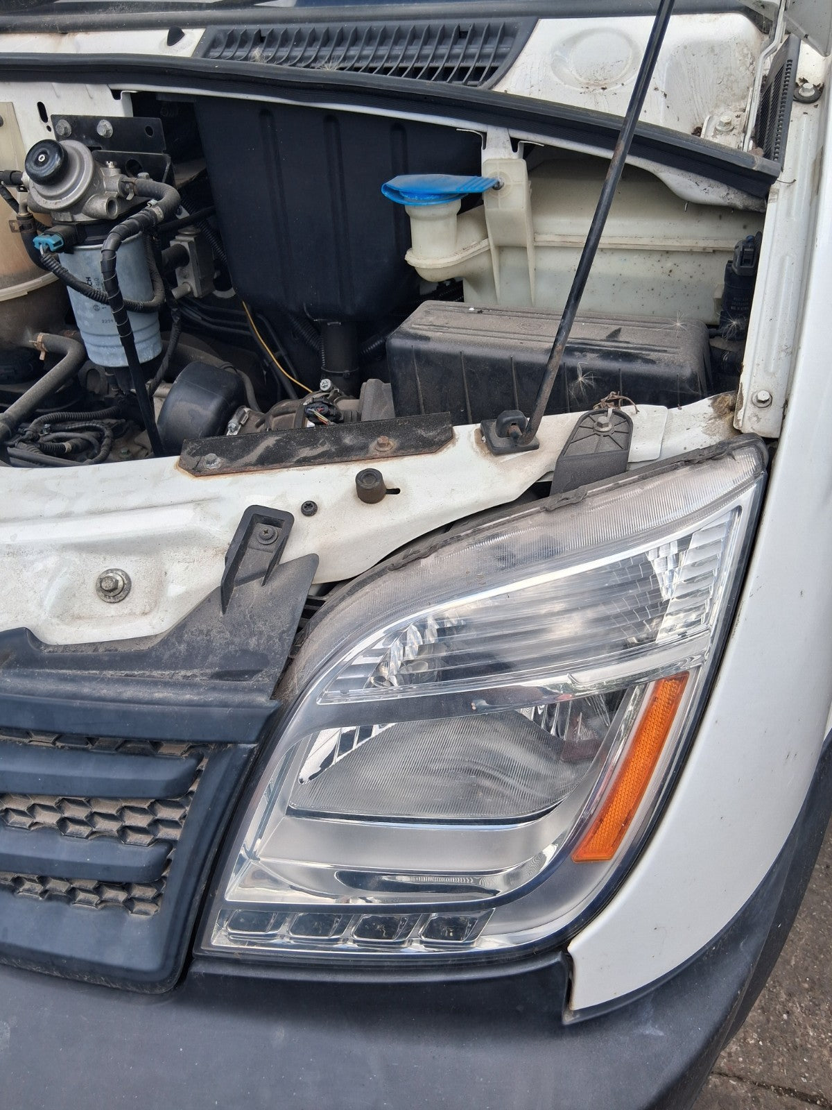 2020 SAIC LDV V80 NSF PASSENGER SIDE FRONT LEFT HEADLIGHT HEAD LAMP