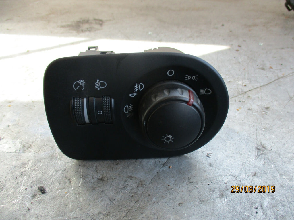 SEAT LEON 1P (MK2) HEADLIGHT LEVEL ADJUSTMENT CONTROL SWITCHES 1P2941431B