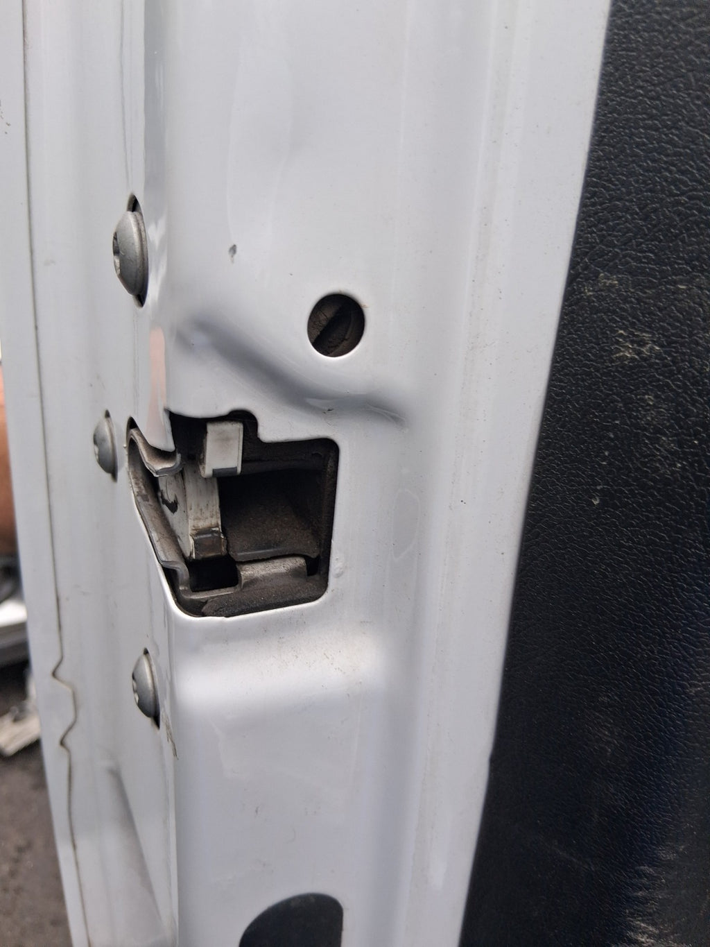 2023 FIAT DUCATO MK3 NSF PASSENGER SIDE FRONT DOOR LOCK MECHANISM