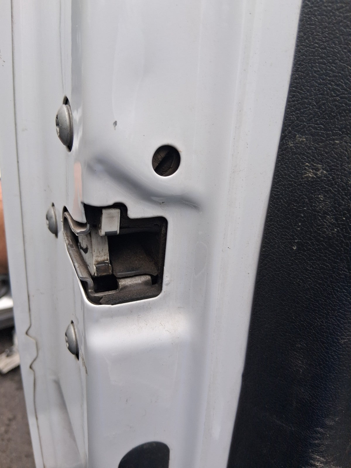 2023 FIAT DUCATO MK3 NSF PASSENGER SIDE FRONT DOOR LOCK MECHANISM