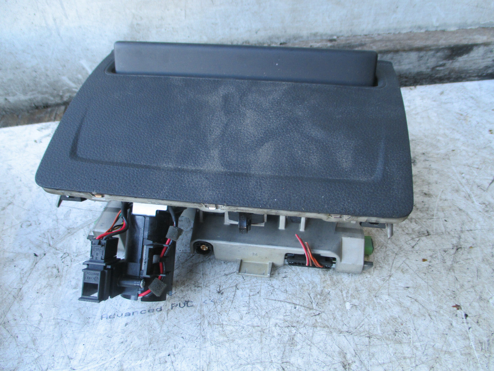 AUDI A3 2019 MK3 8V MULTI FUNCTION DISPLAY SCREEN 8V0857273P