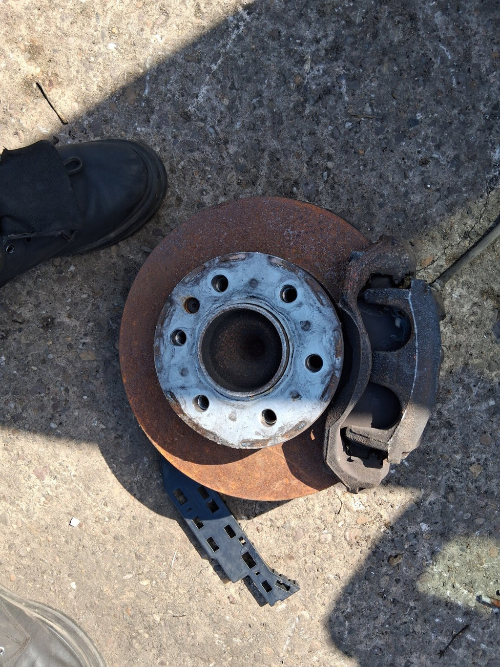2018 MERCEDES BENZ SPRINTER W907 NSF PASSENGER FRONT LEFT HUB BRAKE CALIPER