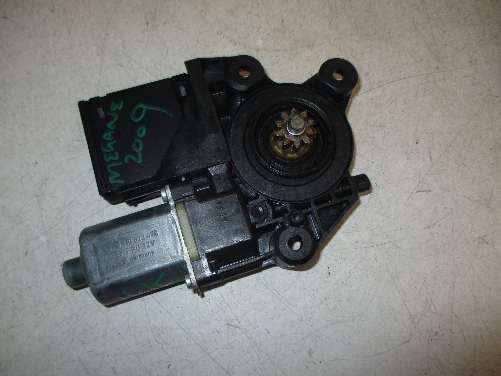 RENAULT MEGANE MK3 2009 NSF PASSENGER SIDE FRONT WINDOW MOTOR 807310005R
