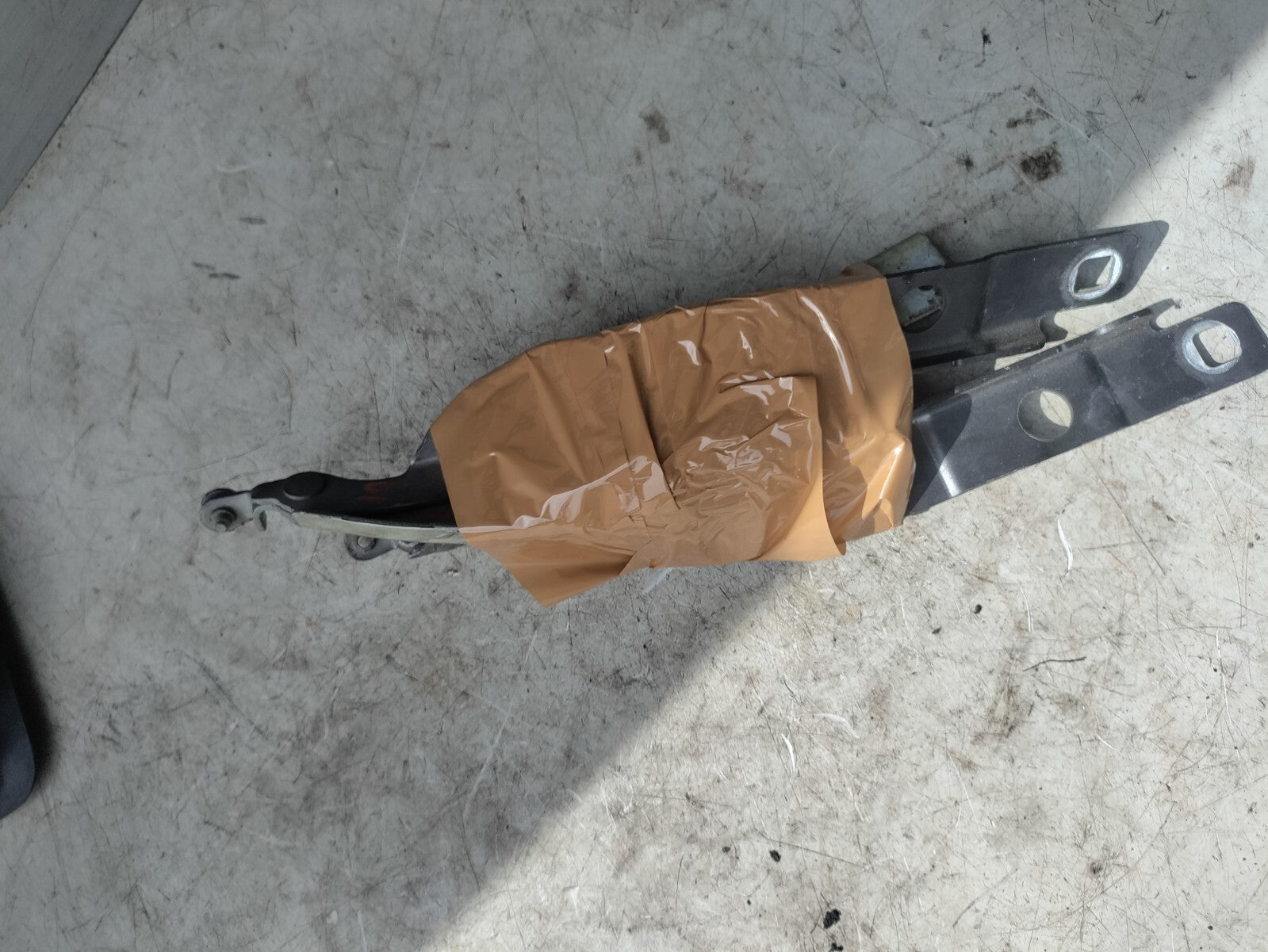 2019 CITROEN C4 CACTUS BONNET HINGE PAIR